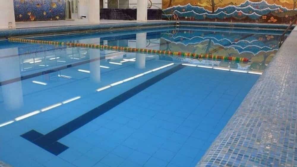 طراحی استخر روباز و سرپوشیده در شیراز
